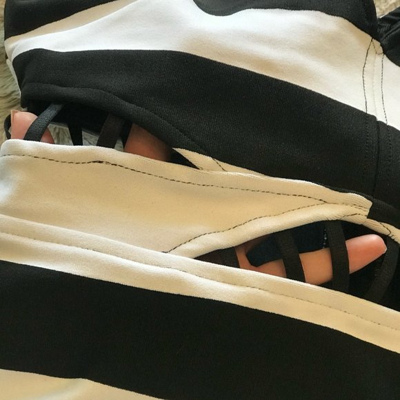 Show-Stopping Black & White Dress: Never Worn! - Picture 4 of 7